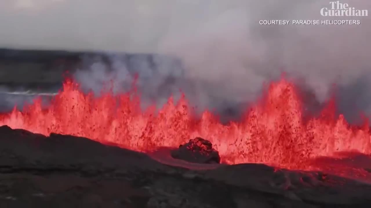 Hawaii volcano: aerial footage shows Mauna Loa spewing lava