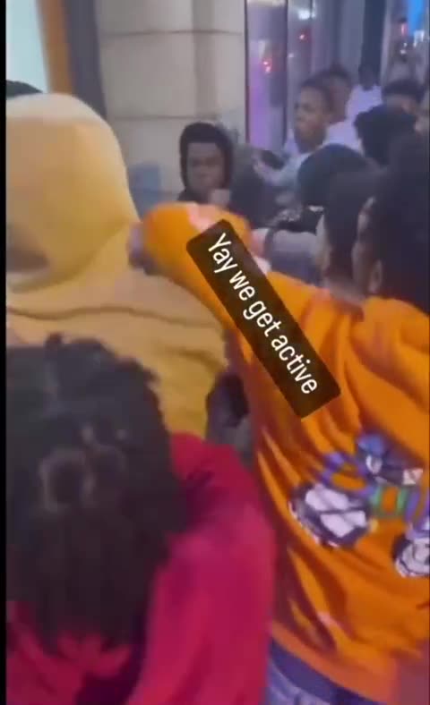 White woman is savaged by a gang of black teens in Chicago.