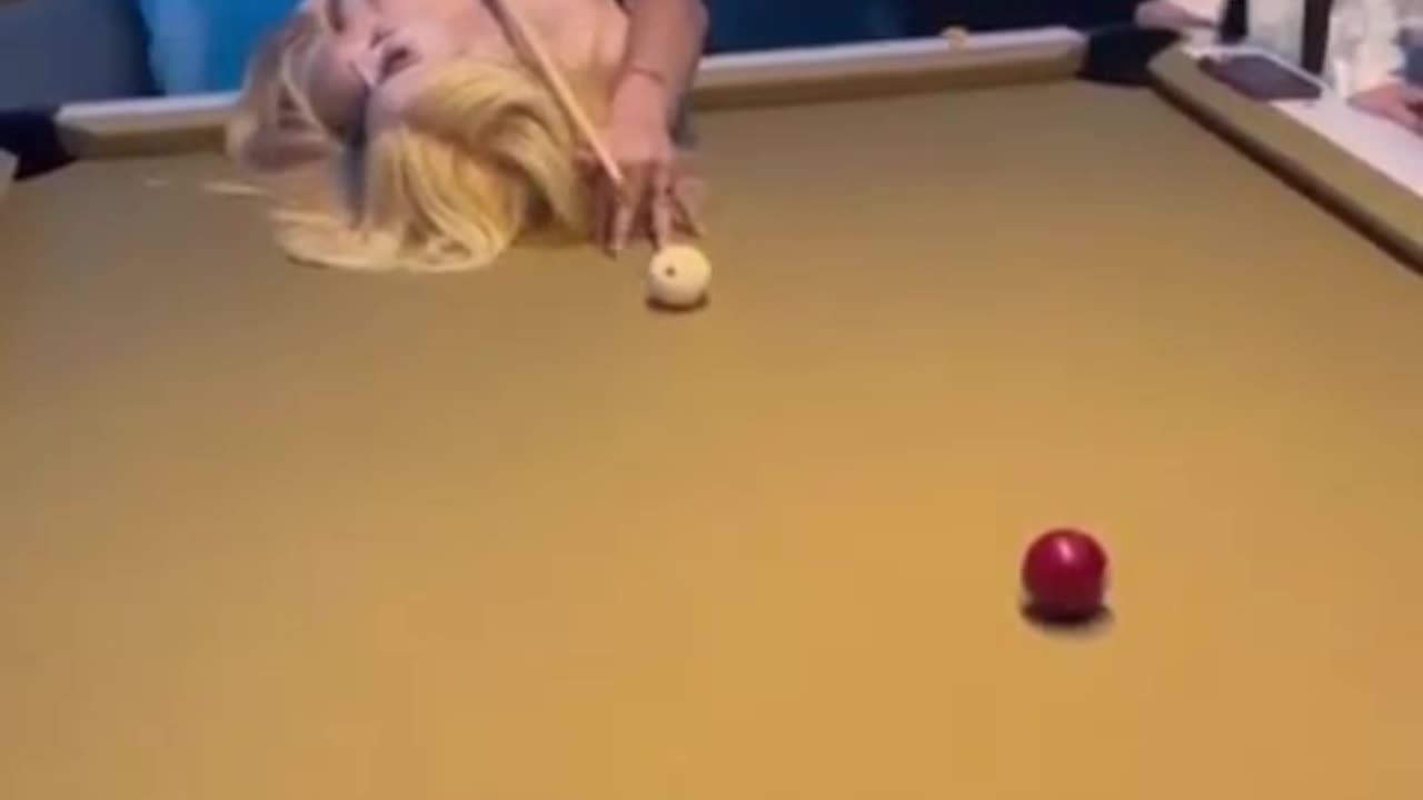 Funny, failing to shoot was disturbed by friends