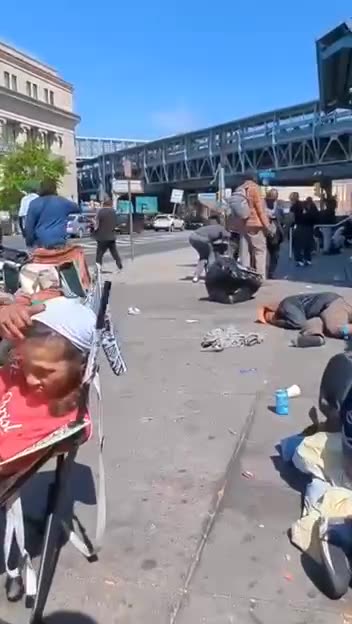 The White house just announced another round of financial aid to Ukraine...