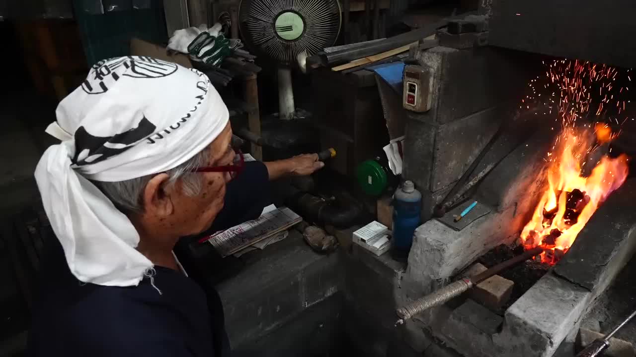 How Japanese samurai swords were made. A 75-year-old swordsman who has made 1,000 Japanese swords