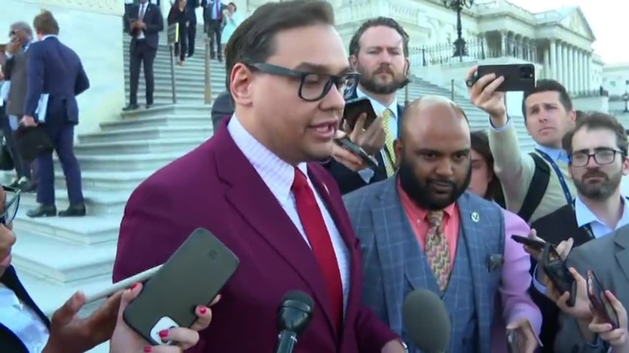 Rep. Bowman yells at Rep. Santos to resign on Capitol steps