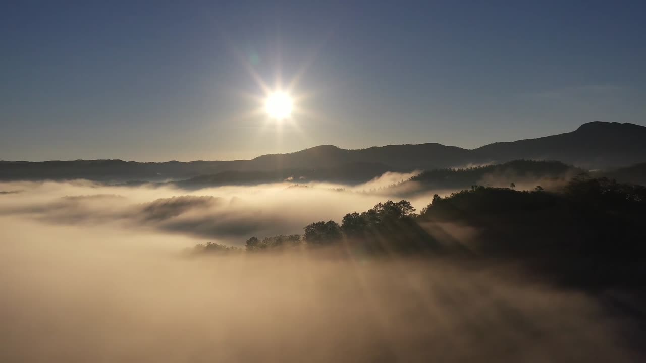 People Sometimes Mistake Clouds for Flying Saucers