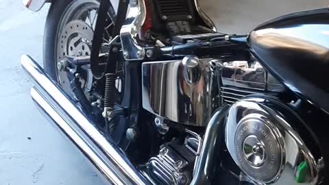 Harley Softail starts and runs