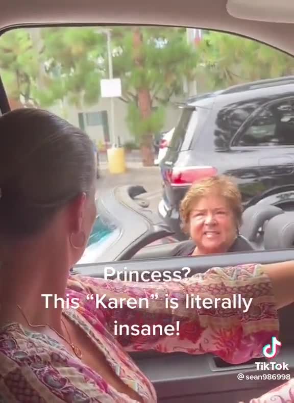 Identify the liberal from the picture