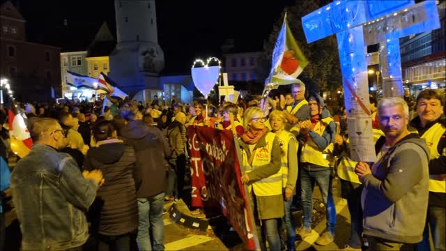 89. MAHNWACHE - BAUTZEN, Kornmarkt, 17 10 2022 - SPAZIERGANG, Start, Ankunft