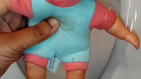 Fun with beautiful doll. Experiment with toilet 🤟🪠🪠