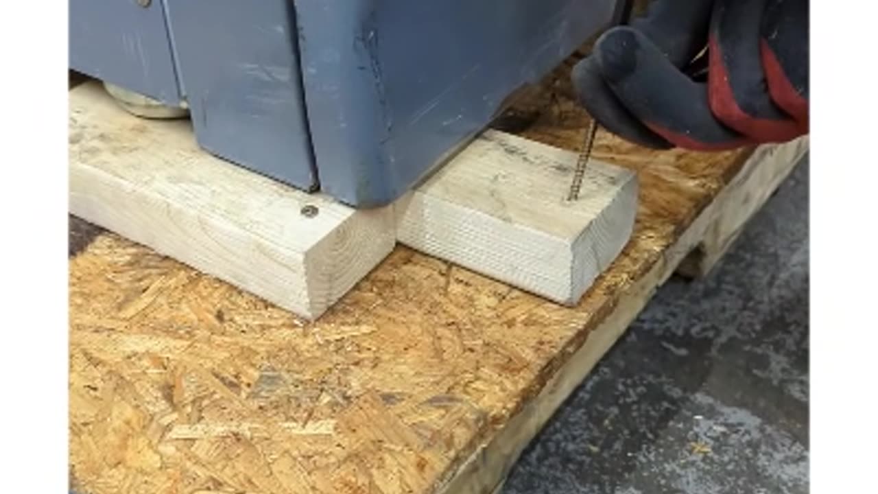 How to load 800lb freezer on a pallet with 2 people for transportation.