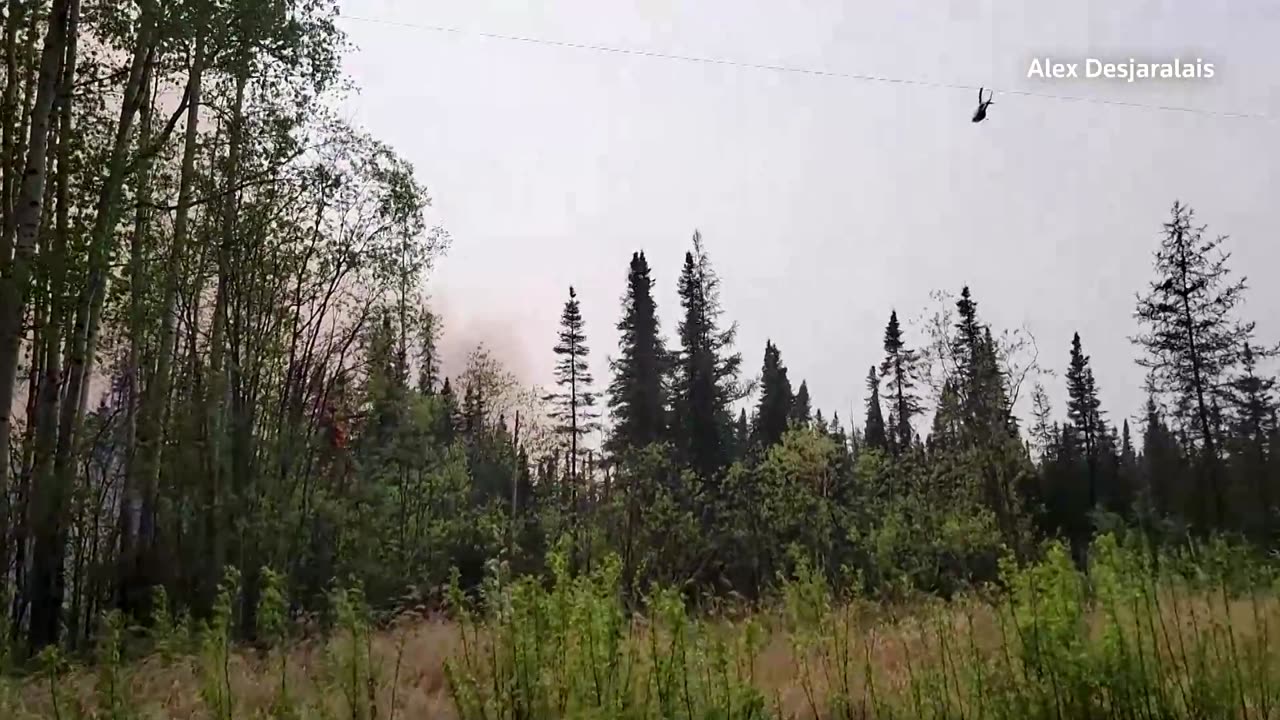 Firefighters battle giant blaze in Alberta