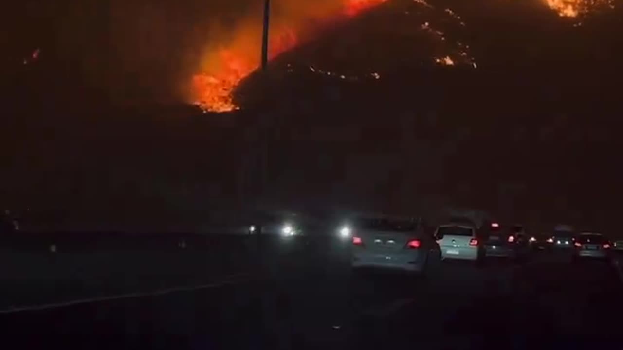 Chile in state of emergency due to wildfires destroying over 1000 homes and causing 10 fatalities