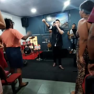 O Senhor é o nosso pastor; de nada teremos falta.