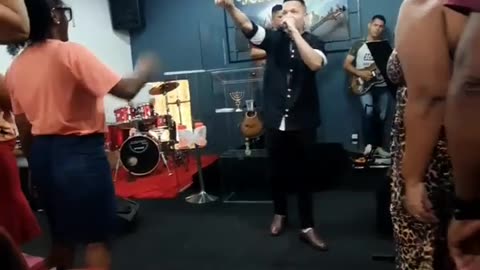 O Senhor é o nosso pastor; de nada teremos falta.