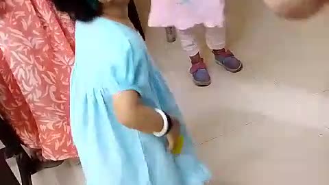 Cute babies Dancing