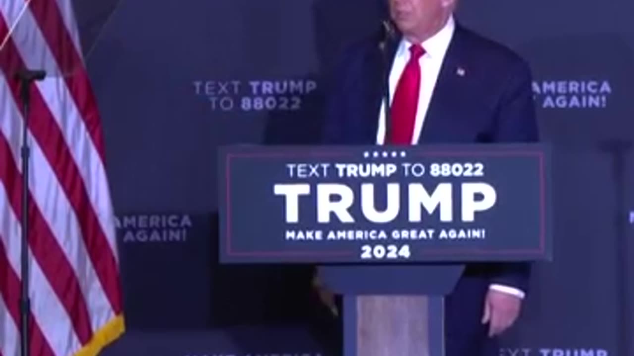 Trump mocks Biden by appearing clueless on stage