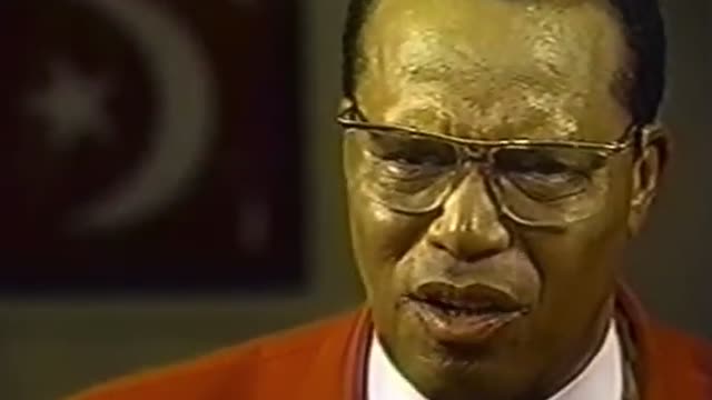 1996-LOUIS FARRAKHAN TELLS MIKE WALLACE TO "HUSH"!