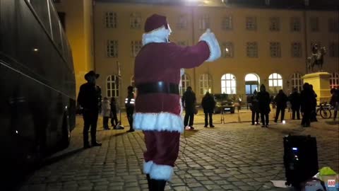 Frauen Bustour Demo in Regensburg mit Eva Rosen und Alexandra Motschmann am 15.12.2020