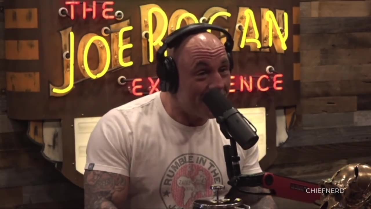 Joe #Rogan 🇺🇸 on the Media's 🤡 Coordinated Wild 'Anti-Vaxxer' Backlash to #WoodyHarrelson