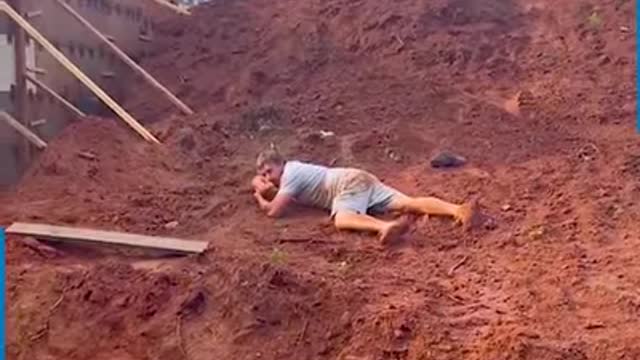 These daring dumb devils were not skilled enough to do stunts!!😮🏍