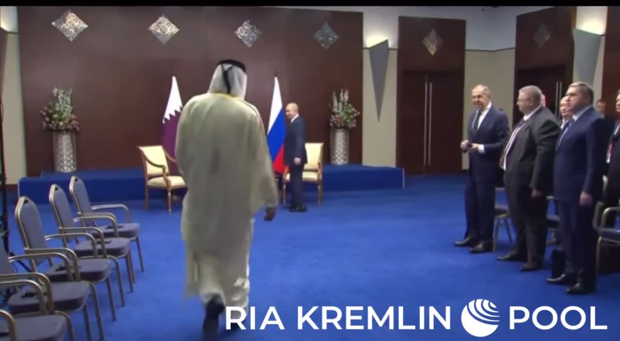 Emir of Qatar Sheikh Tamim bin Hamad bin Khalifa Al Thani was late for a meeting with Putin