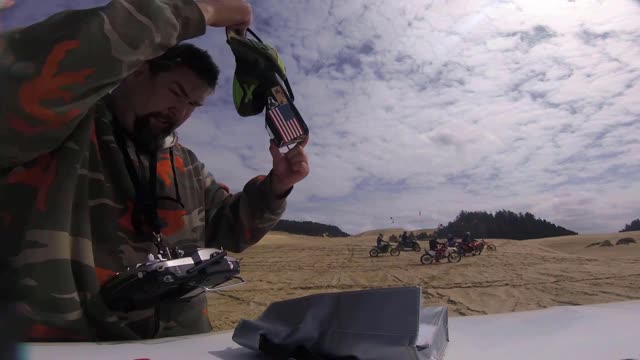 Windy Bay Learning to FPV chase in sand!