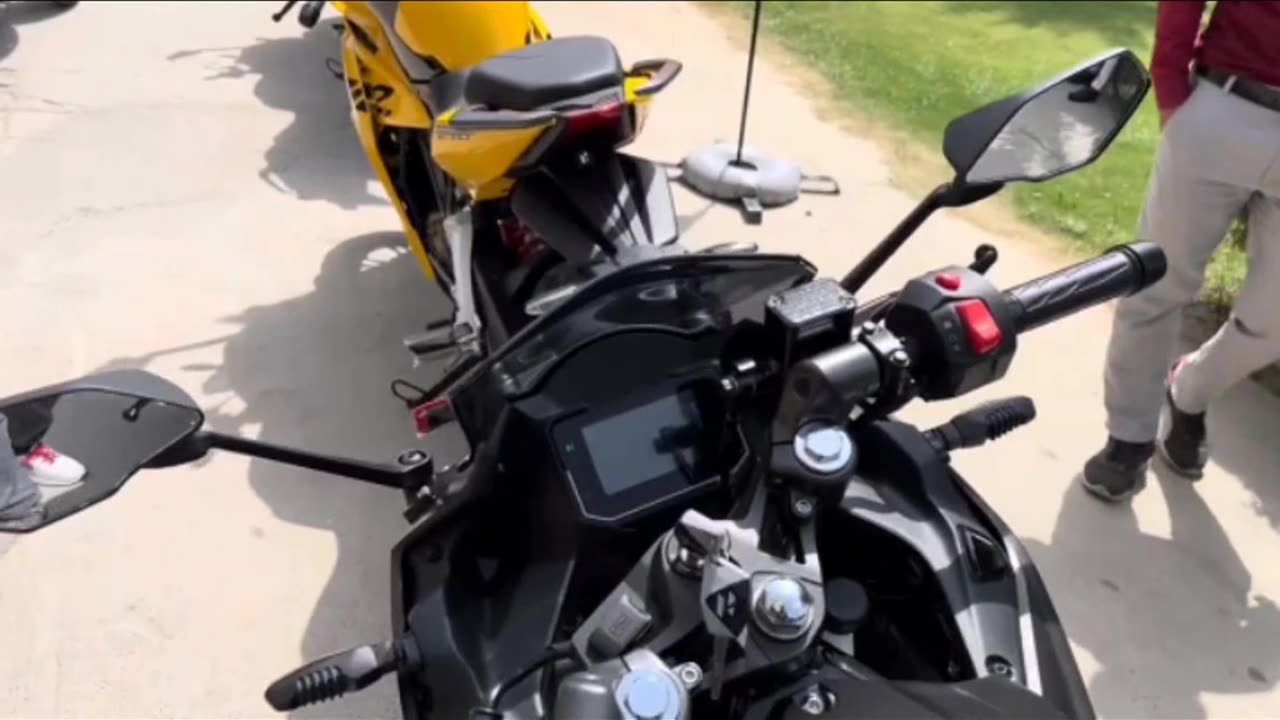 Karizma xmr 210