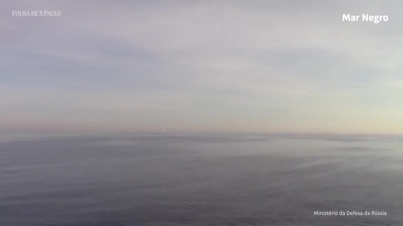 Rússia dispara míssil de cruzeiro de submarino pela 1ª vez | CENAS DA GUERRA
