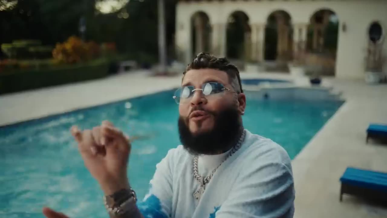 Beéle, Farruko - Santorini (Official Video)