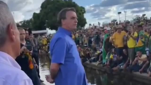 Bolsonaro reaffirms that he is the supreme leader of the armed forces
