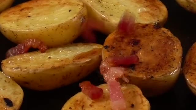 Easy bacon roasted potatoes!