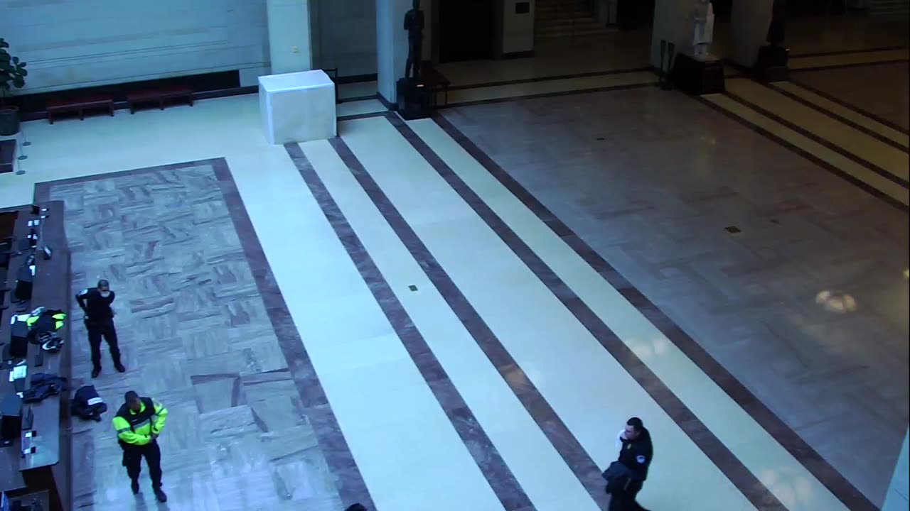 7141CVCULHVCUpperLobby_2021-01-06_14h00min00s937ms.mp4
