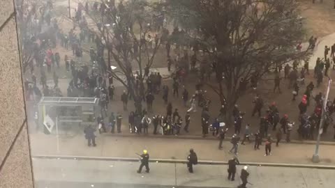 Jan 20 2017 DC 1.10.1 Police clear out Antifa seen from building