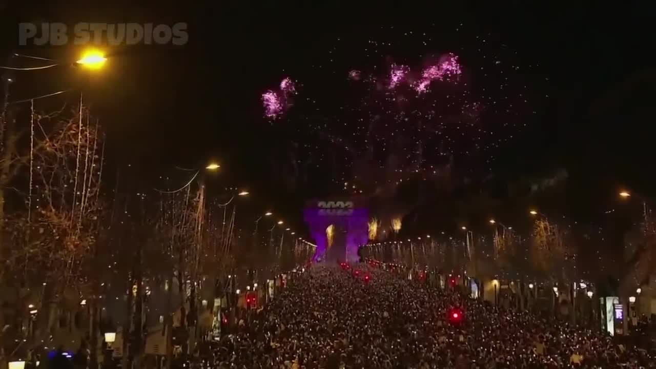 New Year's Eve 2023 Paris - Full Fireworks Show