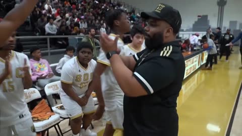 Crowds cheer as Dallas ISD D-League athletes start 2023 basketball season