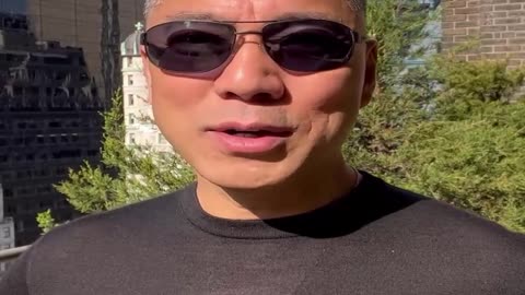 20220917文贵先生GETTR： #台湾：青岛大连漳州热青以及等地大量增加储放分配导弹军用各种物资。20大后任何时间都可能是台湾的战争的开始。卖台贼还跟共产党勾兑着呢！