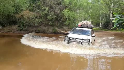 Mitsubishi Pajero Sport - Cape York Australia - Creek Crossing July 2017