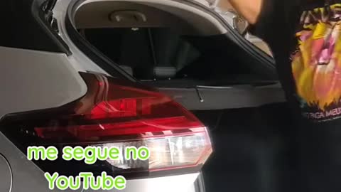 Colocando película de controle solar de um jeito simples