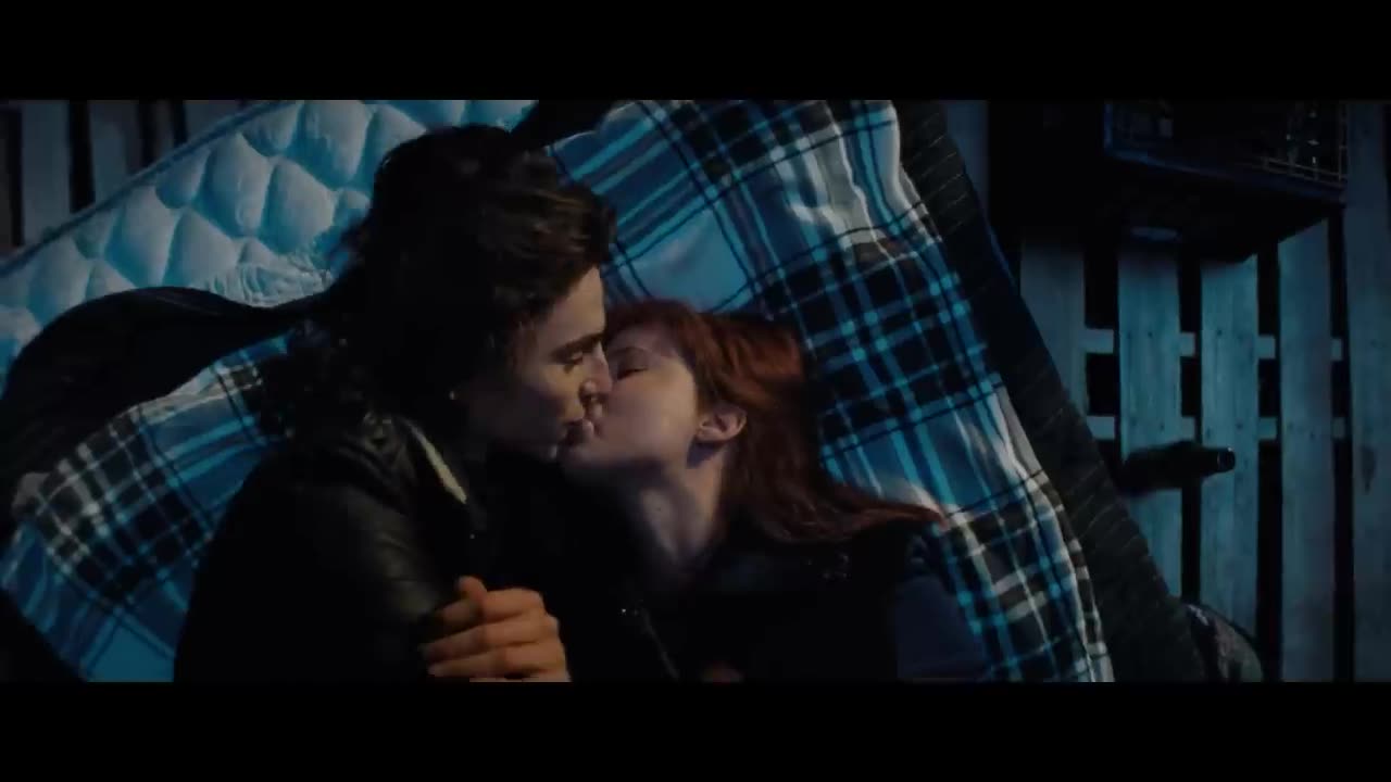 Don’t Look Up 2021 Kiss Scene - Kate and Yule (Jennifer Lawrence and Timothée Chalamet)