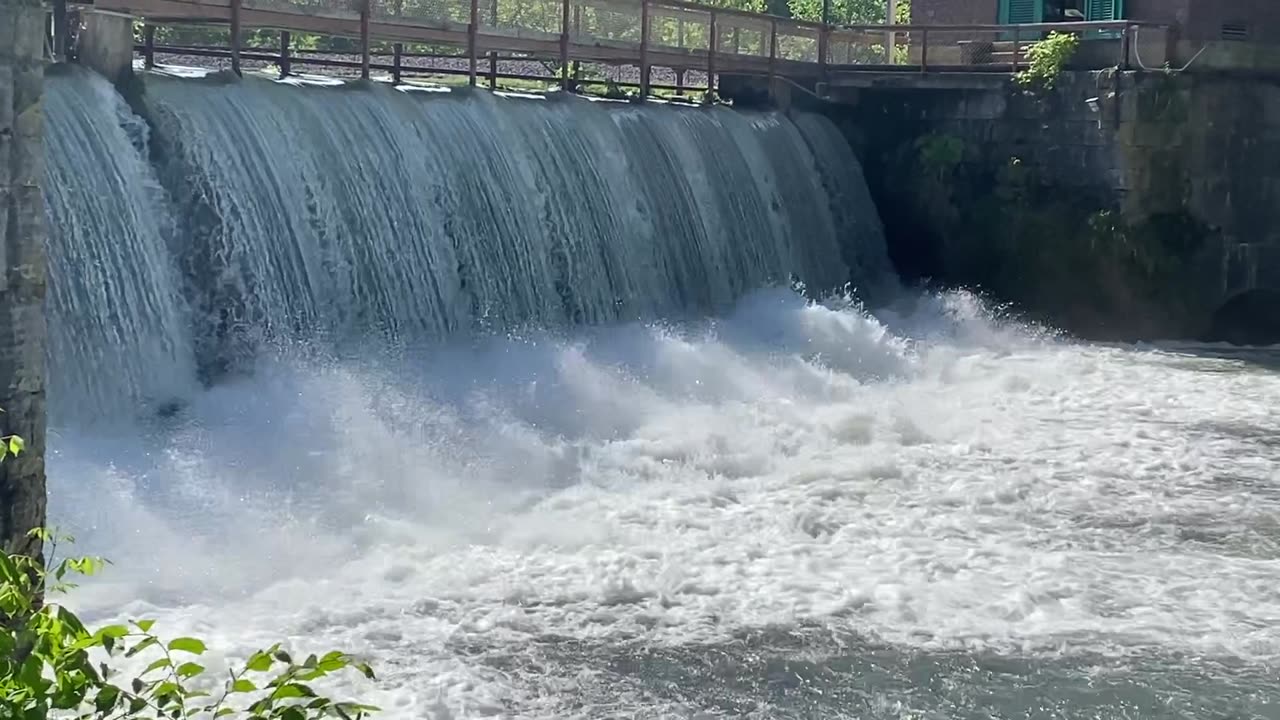 Mammoth Spring Dam