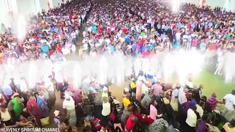 15 real-life angels captured on camera.