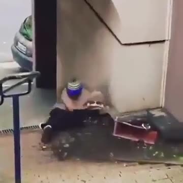 Ο ΣΚΕΙΤΕΡ ΚΑΙ Η ΓΛΑΣΤΡΑ