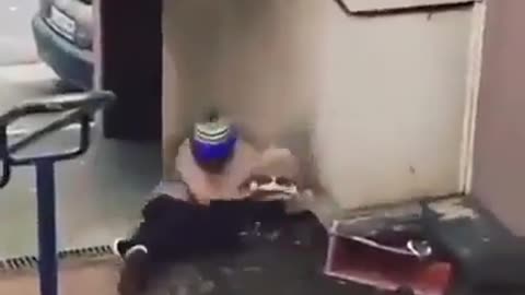 Ο ΣΚΕΙΤΕΡ ΚΑΙ Η ΓΛΑΣΤΡΑ