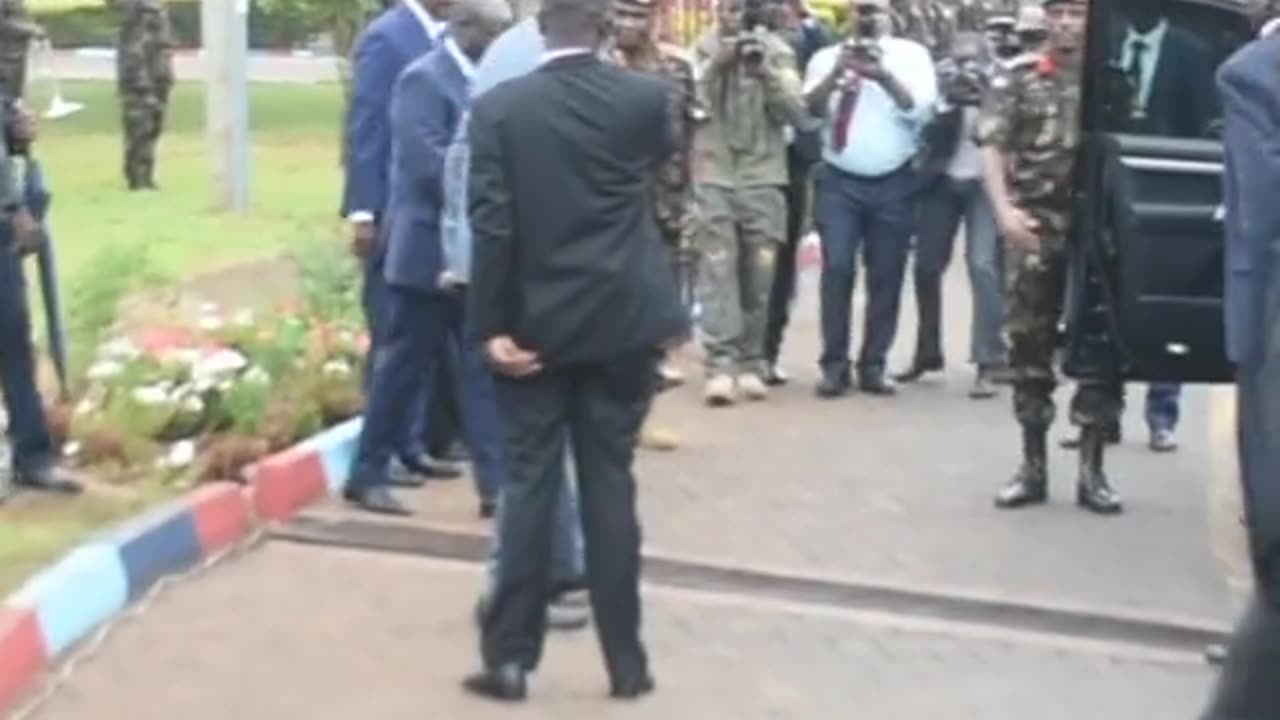 Watch the VIP protection offered to the president of Kenya H E William ruto