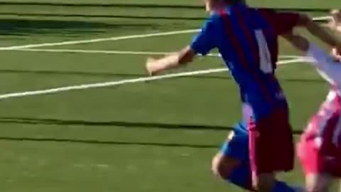 Looks like I'm watching Messi version again 😲 #messi