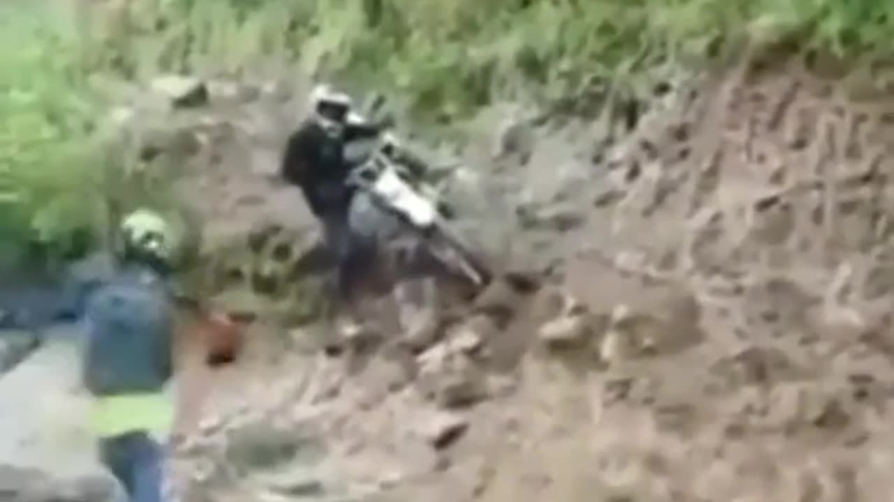 Funny moments while riding bike🚴♂️🏍️😅😁