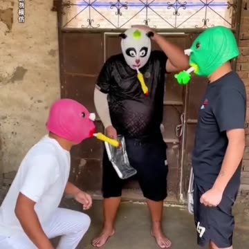 Try not to laugh 🤣🤣🤣