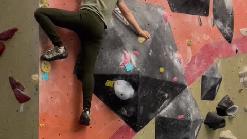 A line full of small dots, v2-v4, shouldn't I hold the wall