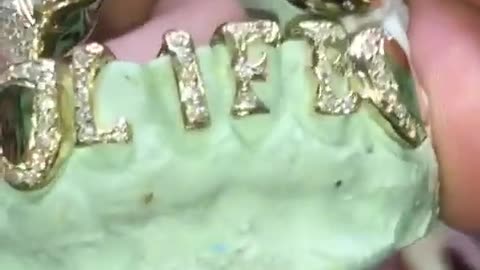 Glamorous Grillz By TraxNYC(480P)