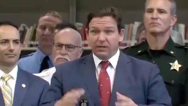 Ron DeSantis denuncia i sieri genici mRNA