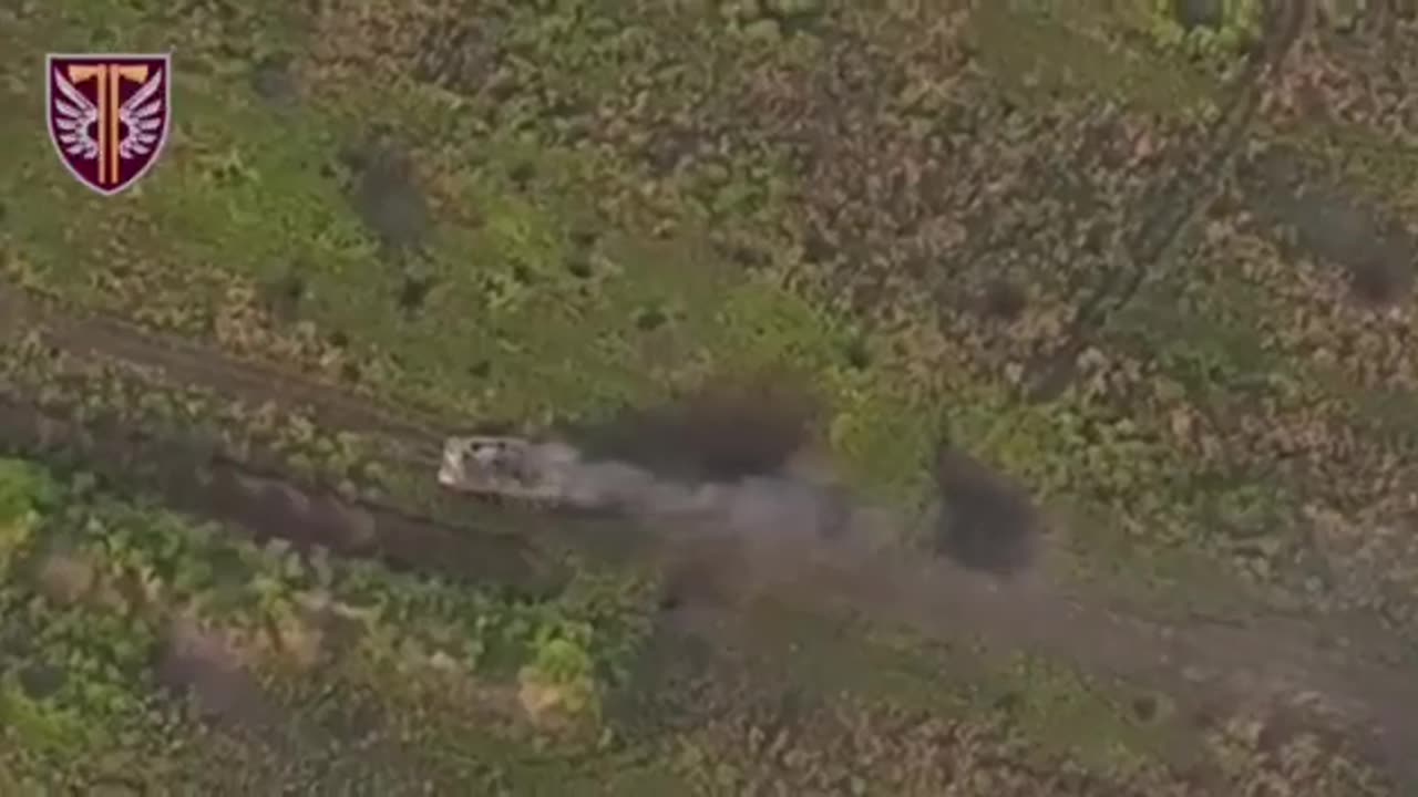 Destruction of Russian BMD-4 by paratroopers