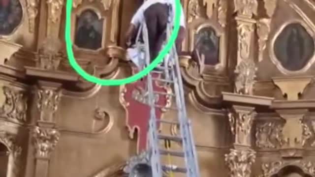 STRANGE PHENOMENA OBSERVE THE STATUE.